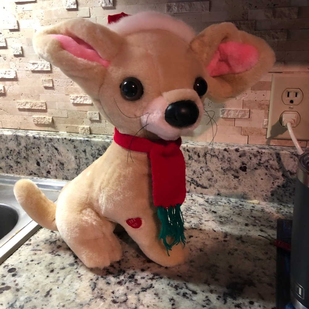 Goffa chihuahua, Christmas plush with festive scarf. Plays “Jingle Bells”